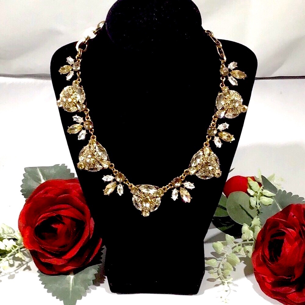 Chico’s necklace crystal bud style